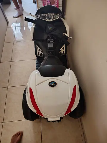 Kids electric ride-on quad (white) - working condition