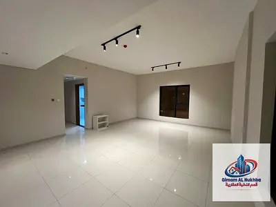 بعجمان – 3 غرف وصالة وغرفة خادمة في أفخم أبراج عجمان برج SRS أول ساكن على جسر غلفا، باركينج مجاني وشهر مجاني مع غرفة خادمة تشطيب راقي جدا الترا ديلوكس