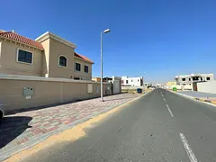 Houshi Sharjah: 4BR Master Villa, Hall, Majlis &amp; Maid's room. 140k (4 checks). Huge yard &am
