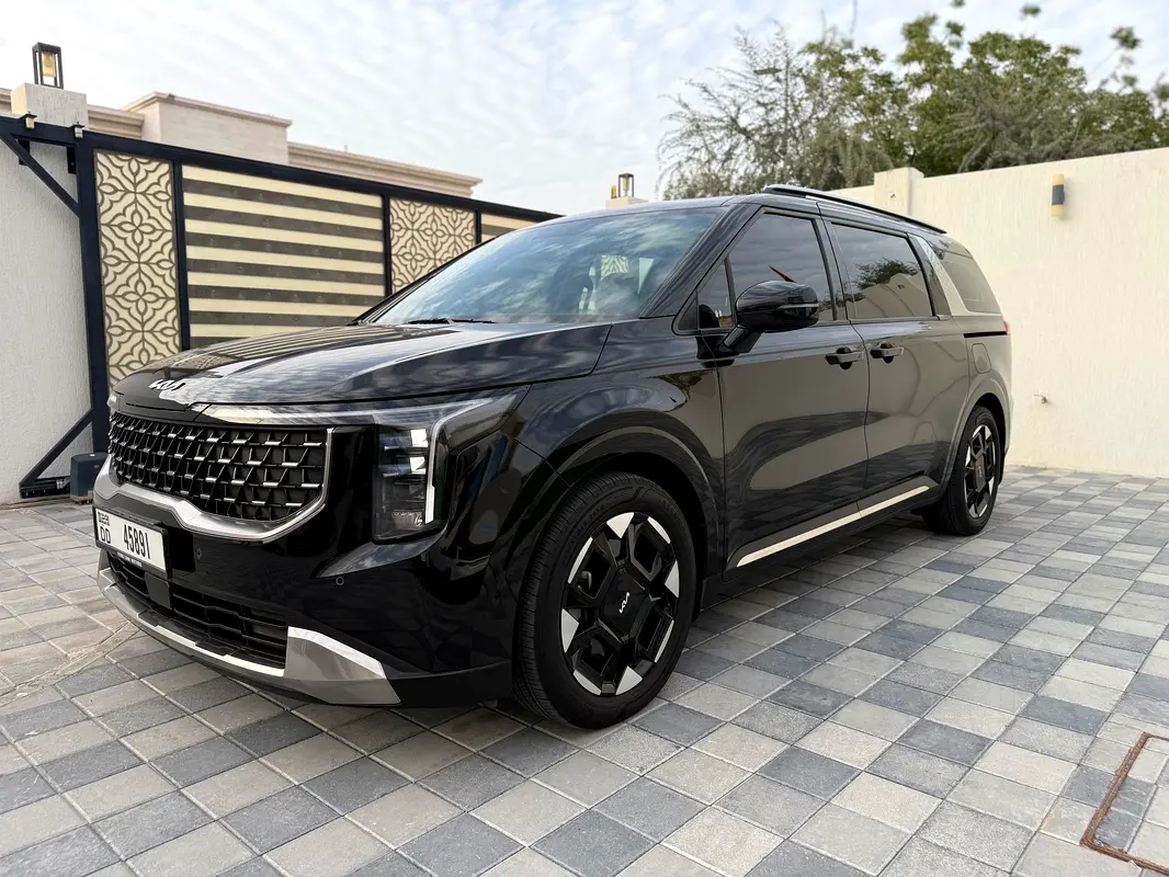 Kia Carnival 2026 — photo 1 of 18