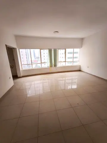 ✨ فرصة مميزة للبيع – شقة واسعة بإطلالة جذابة ✨