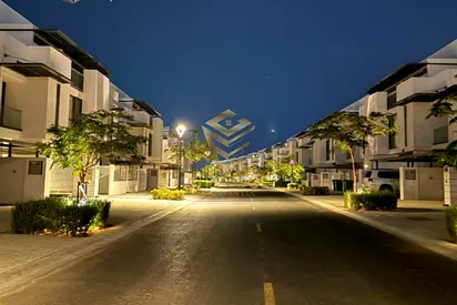 فيلا 5 غرف|4 سنين بعد الاستلام |خصم 4%+إعفاء خدمات