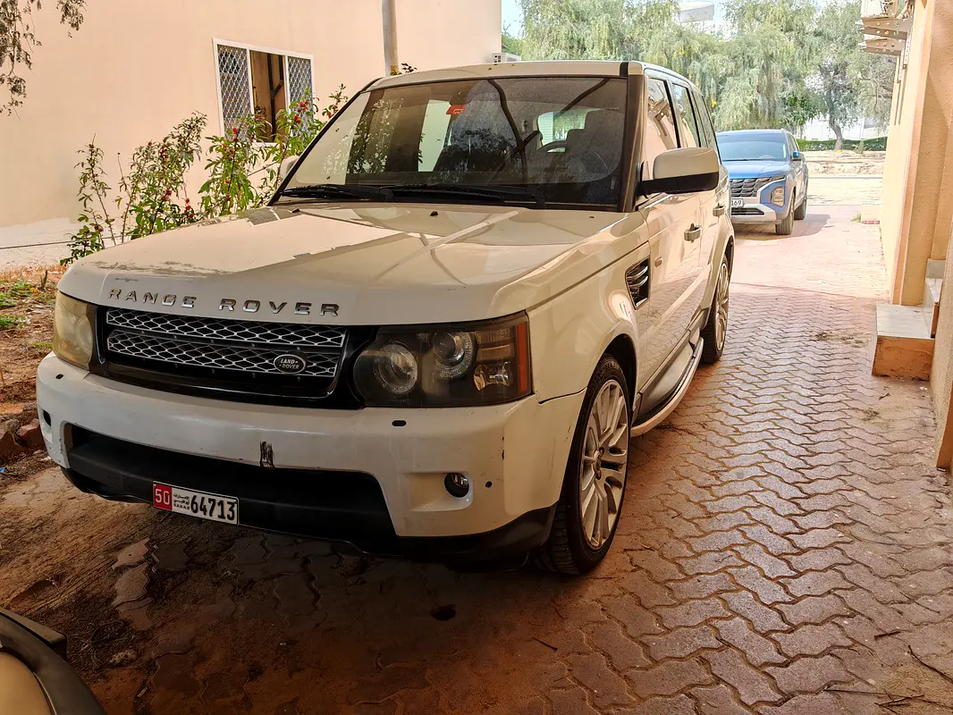 Land Rover Range Rover Sport 2012 — photo 1 of 7