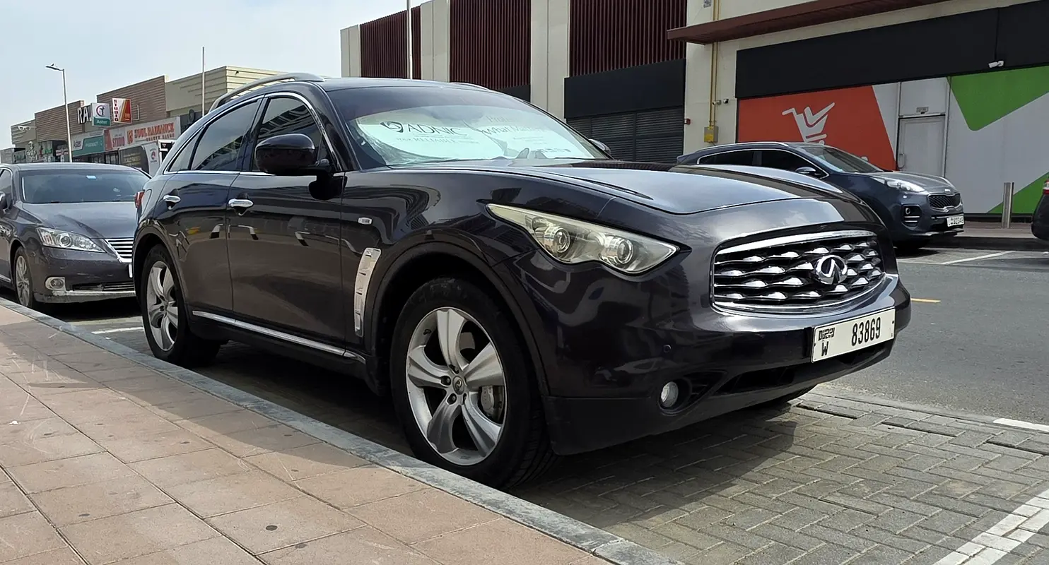 Infiniti FX45/FX35 2011 — photo 1 of 11