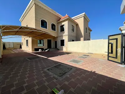 📢 للإيجار السنوي – فيلا 4 غرف ماستر في حوشي – الشارقة ✨