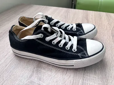 2 pairs of Converse shoes