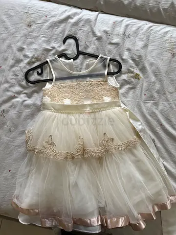 Girls ivory lace  tulle party dress - gently used 100cm-120cm