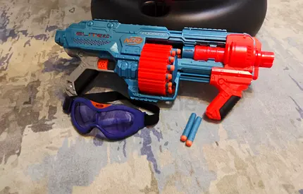 Nerf gun with protection and 2 extra bullets