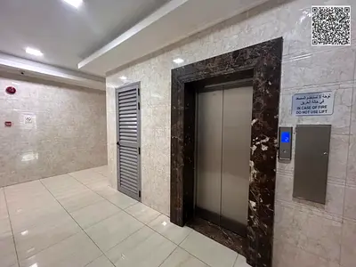 شقة غرفتين وصالة بمساحة واسعة وحمامين وبلكونة ومطبخ عملي تصميم مريح وموقع مميز