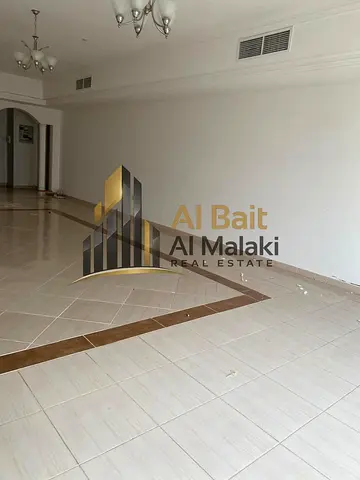 Three rooms and a lounge in cooperation, a large space for adaptation to the owner and payment facilities