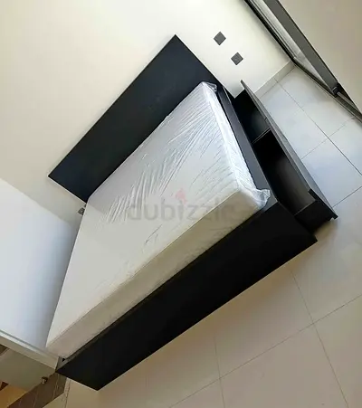 IKEA malam king‑size bed (180 × 200 cm) with 2 storage drawers underneath and an IKEA mattress ✨