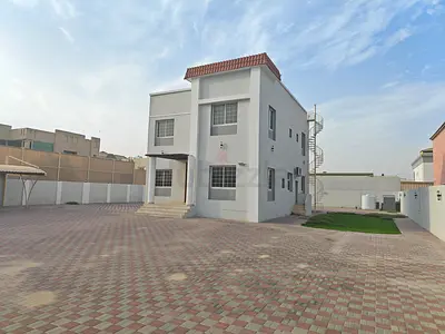 للبيع فيلا 5 غرف في موقع مميز في ند الحمر