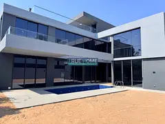 Five Bedroom In Kaya Free Hold Hot Price