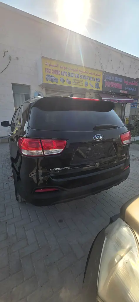 Kia Sorento 2016 — photo 1 of 8
