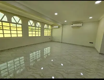 فرصة مميزة 🔥 ✨✨ 🏡 فيلا للإيجار أو للبيع – القادسية / الشارقة 🌟 ثاني ساكن – تشطيب فاخر – موقع هادئ وراقي. المواصفات: 🛏️ 4 غرف نوم 🛋️ مجلس كبير 🏠
