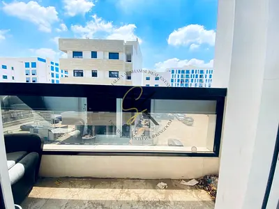 Luxury like new 1bedroom with 2 washroom with balcony with 2 washroom 1bedroom fully family building