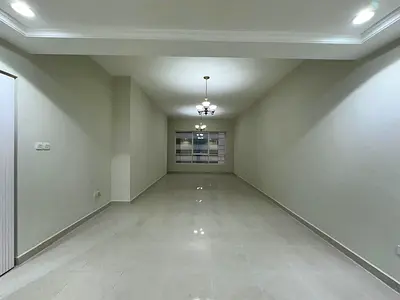 🏡 شقة فاخرة على كورنيش الخان: 3 غرف، غرفة خادمة، 4 حمامات، تكييف مجاني، باركنج مجاني وآلي، موقع بحيري مميز.