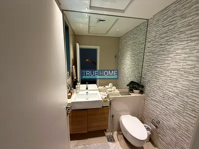 منزل تاون هاوس كبير في زاوية الشارع \ ملكية حرة \ صف واحد