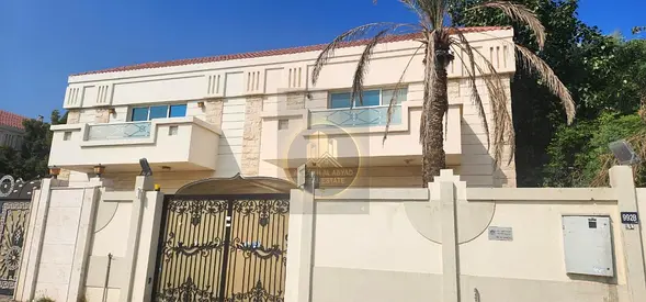 📢 للإيجار – فيلا مميزة في الرفاع (مقابل المتاجر)