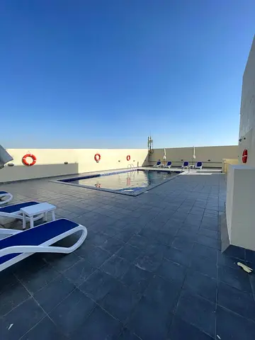 غرفتين وصاله بتاور لافندر بمدينة الامارات  على طريق محمد بن زايد مباشرا مع جيم ومسبح مجانى وباركن مجانى