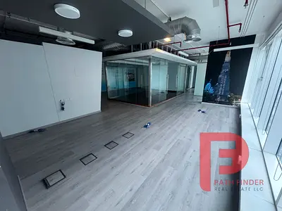 FITTED OFFICE | HIGH FLOOR | CANAL VIEW | 4 PARKINGS