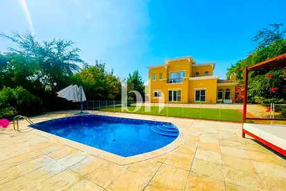 Private Pool | Large Plot | Close to Entrance