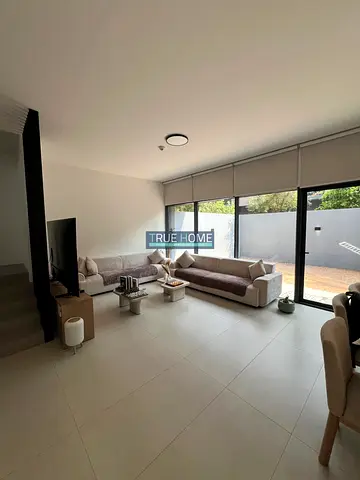 Fully Furnished With Private Garden | Freehold