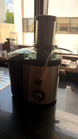 Stainless steel juice extractor (juicer) - working condition
