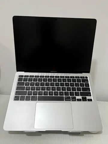 Apple MacBook laptop (Silver) - Good working condition M1 Air