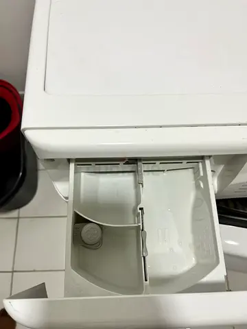 Whirlppool (GCC ) Front-load washing machine - Washer  Dryer - 8 Kg- working condition