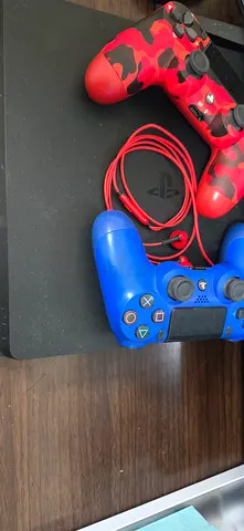 My PS4 Slim jailbreak with games with 2 DualShock 4 Controllers (Blue  Red Camo)