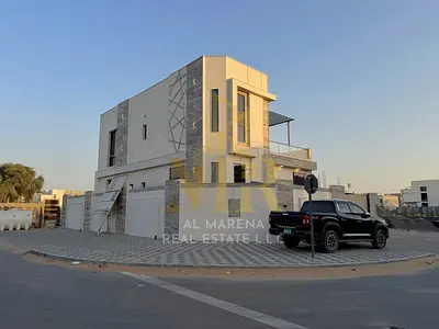 فيلا بسعر شامل كهرباء ومياه ومكيفات على الشارع الرئيسي  جاهزة للسكن في أرقي مناطق عجمان قريب جميع الخدمات تملك حر لجميع الجنسيات  للبيع فيلا فاخرة في