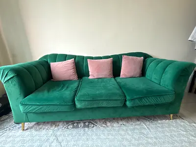 Green Velvet 3-Seater Sofa with Pink Cushions