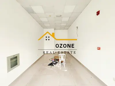 WELL-LOCATED SHOP ~ PERFECT FOR BUSINESS SETUP