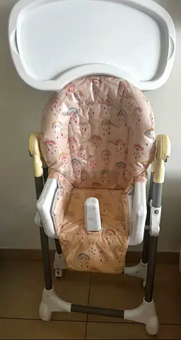 My baby high chair — removable tray, pink rainbow cover, good condition