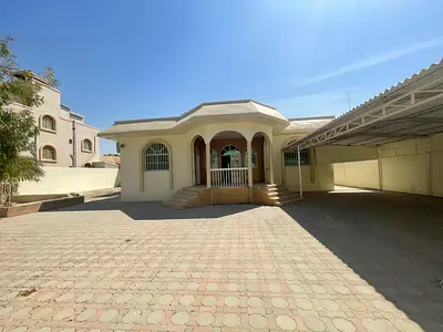 فيلا للبيع في الروضة 2 بمساحة 10000 قدم مربع في الطابق الأرضي
