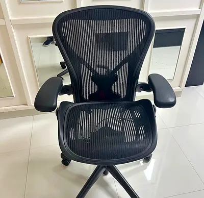 Herman Miller Areon classic chair size B size and C available for selling