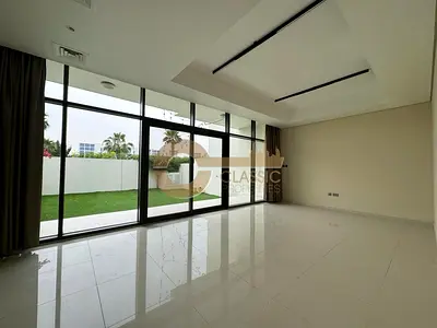 Spacious 3 BR Townhouse with Maids | Single Row