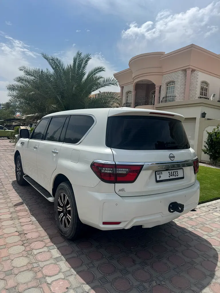Nissan Patrol 2024 — photo 1 of 13