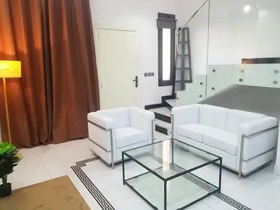 فيلا مفروشة بالكامل مكونة من غرفة نوم واحدة للإيجار، بسعر 5500 روبية شهرياً شامل الفواتير.