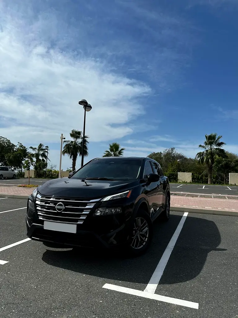 Nissan Rogue 2025 — photo 1 of 8