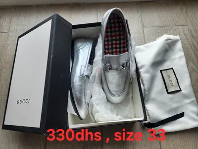 GUCCI Silver Leather Kids Loafers - Size 33 (With Box  Dust Bag)