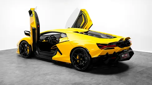 صورة 2 لـ 2024 Lamborghini REVUELTO