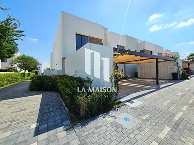 Unfurnished/Furnished Option | Corner | Move in