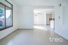 Single Row | Well-Maintained | Vacant Now