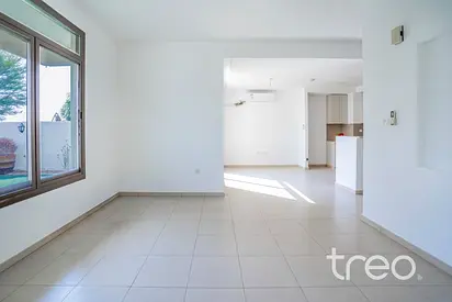 Single Row | Well-Maintained | Vacant Now