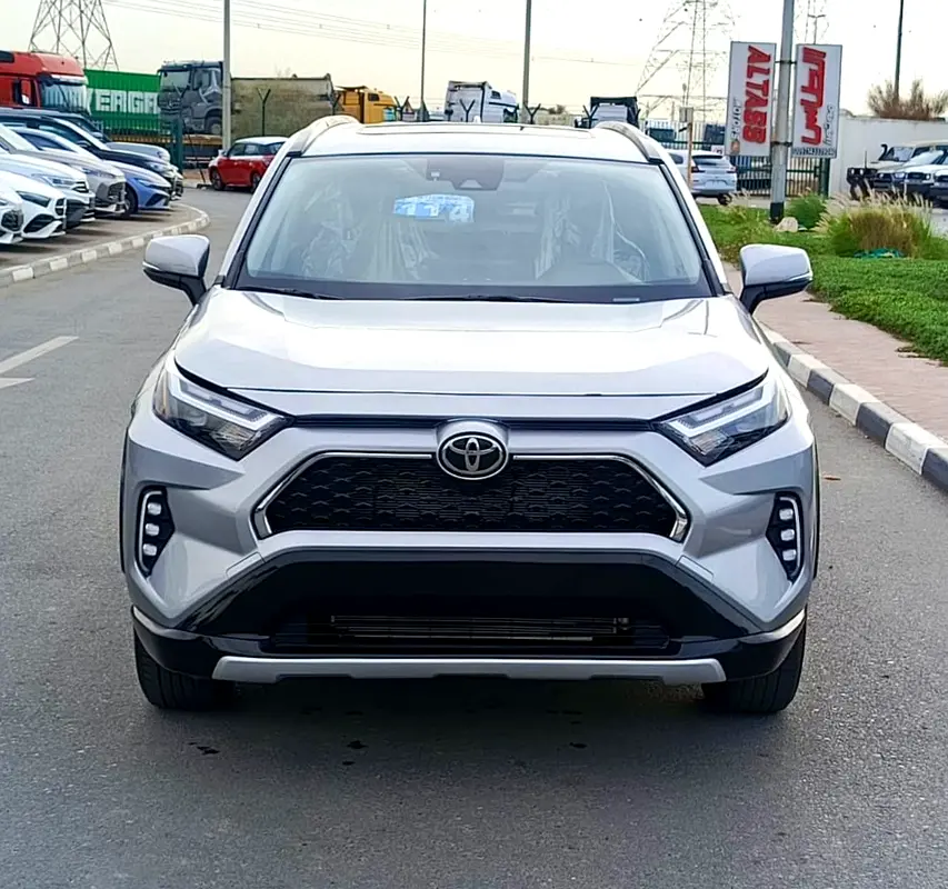 Toyota Rav 4 2023 — photo 1 of 19