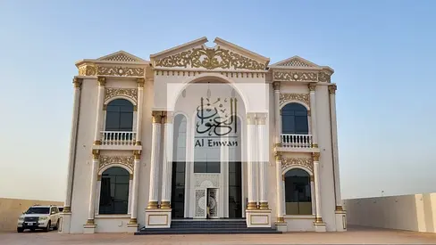 للبيع فيلا فخمة في الشارقة منطقة حوشي