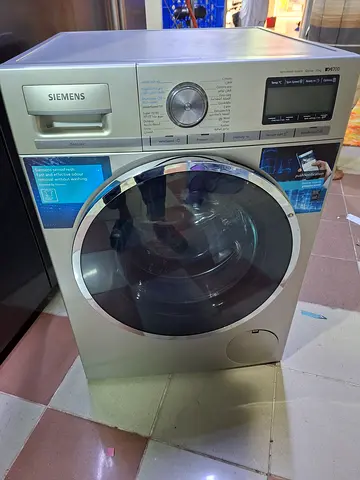 Siemens 10 kg washing machine iQ700