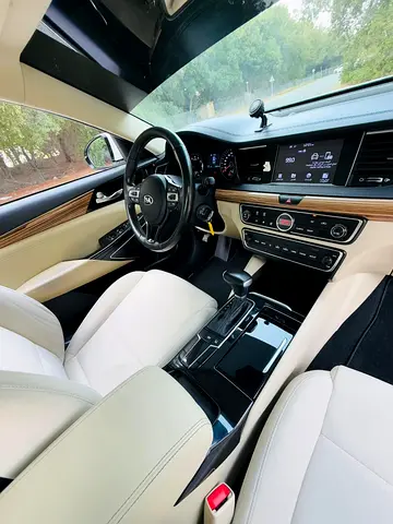 2019 KIA CADENZA 照片 9